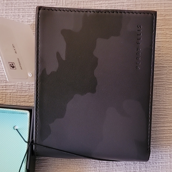 🎁Perry Ellis Camo Wallet In Black - Picture 2 of 4